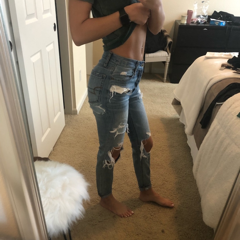 American Eagle Vintage Hi-Rise Jeans